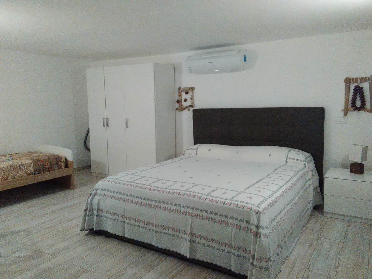 דירות ואראצה Casa Delle Mimose מראה חיצוני תמונה